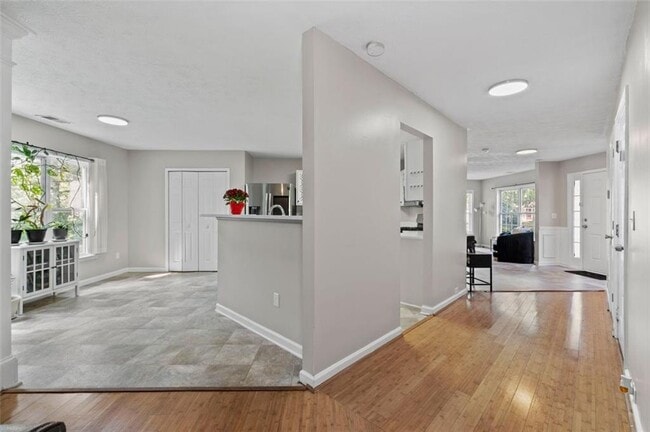 Building Photo - 6115 Riveroak Terrace