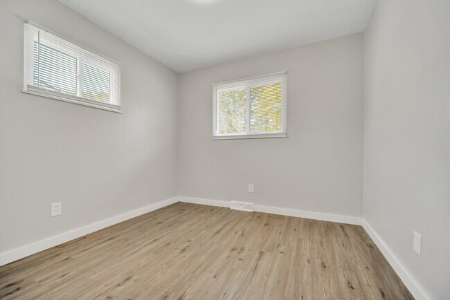 Building Photo - 30030 Vineyard Rd