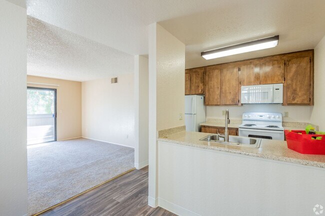 Building Photo - Hurry in and ask about our limited Specials!!