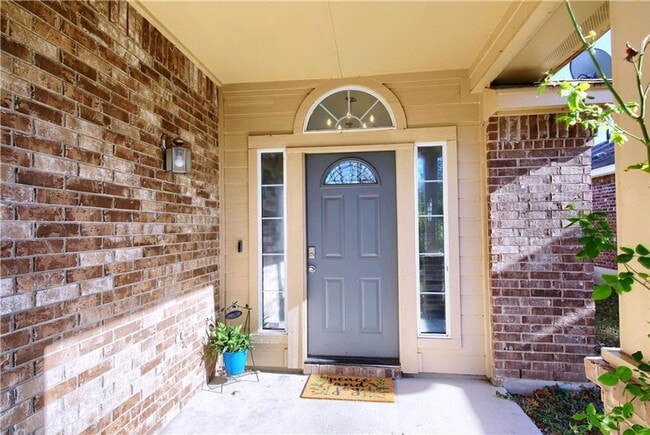 Building Photo - Very clean well maintained one-story home.