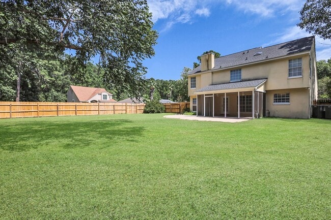 Building Photo - Stunning 4-bed Home in Hinesville With Two...