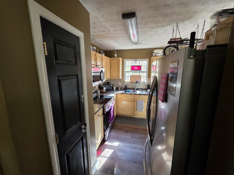 Building Photo - 3374 Royal Oaks Dr