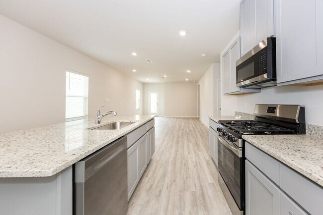 Building Photo - 1020 Renova Dr