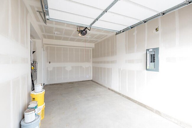 Building Photo - 305 Johnson Rd