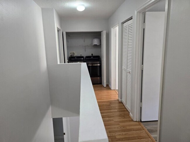 Building Photo - 4768 SW 14th Ct