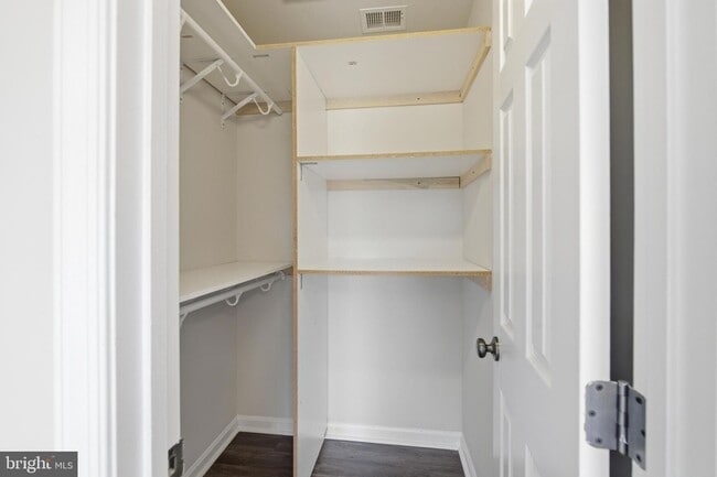 Building Photo - 5504 Sacramento Mews Pl