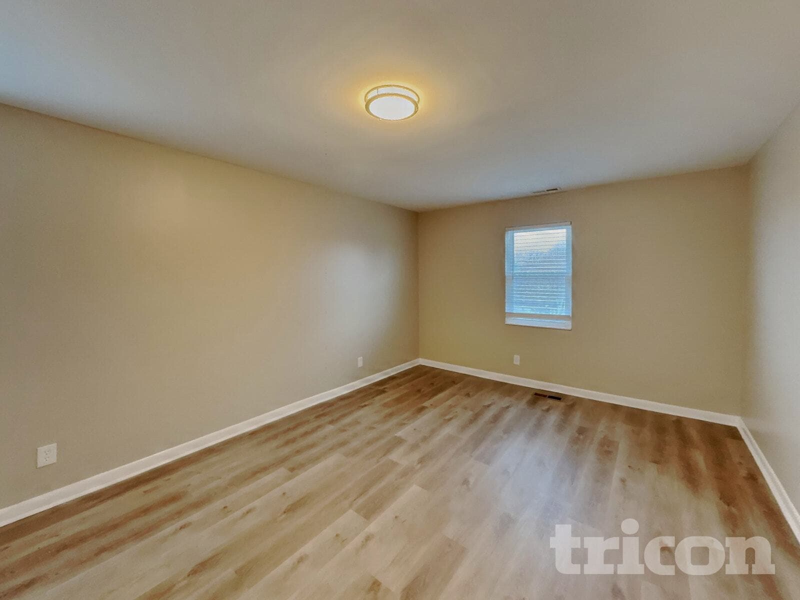 Building Photo - 622 Meadowview Dr