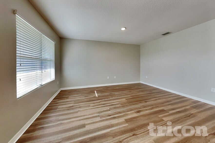 Building Photo - 991 Summer Glen Dr
