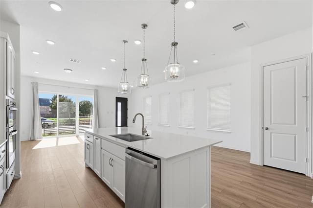 Building Photo - 1168 Daybreak Dr