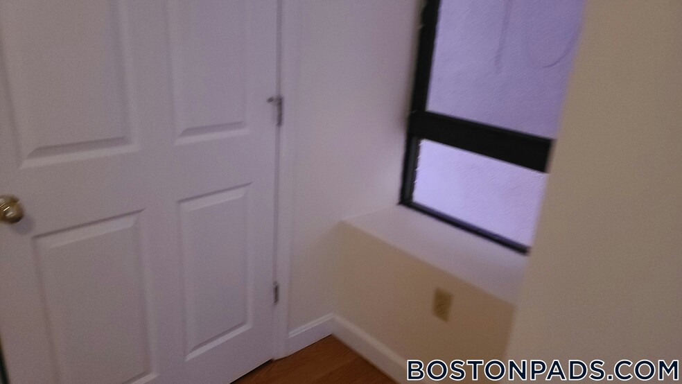 Building Photo - 81 Essex St