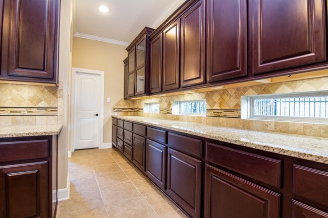 Building Photo - 34 Canoe Bend Ct