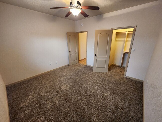 Building Photo - 2105 San Patricio Loop
