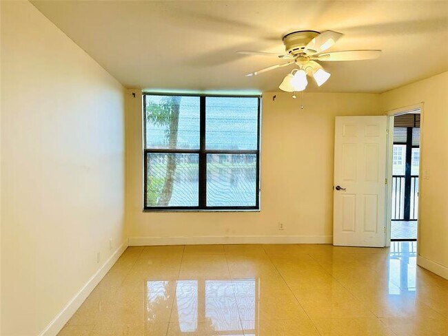 Building Photo - 6423 Coral Lake Dr