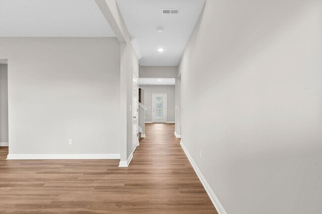 Building Photo - 453 Friendly Ave