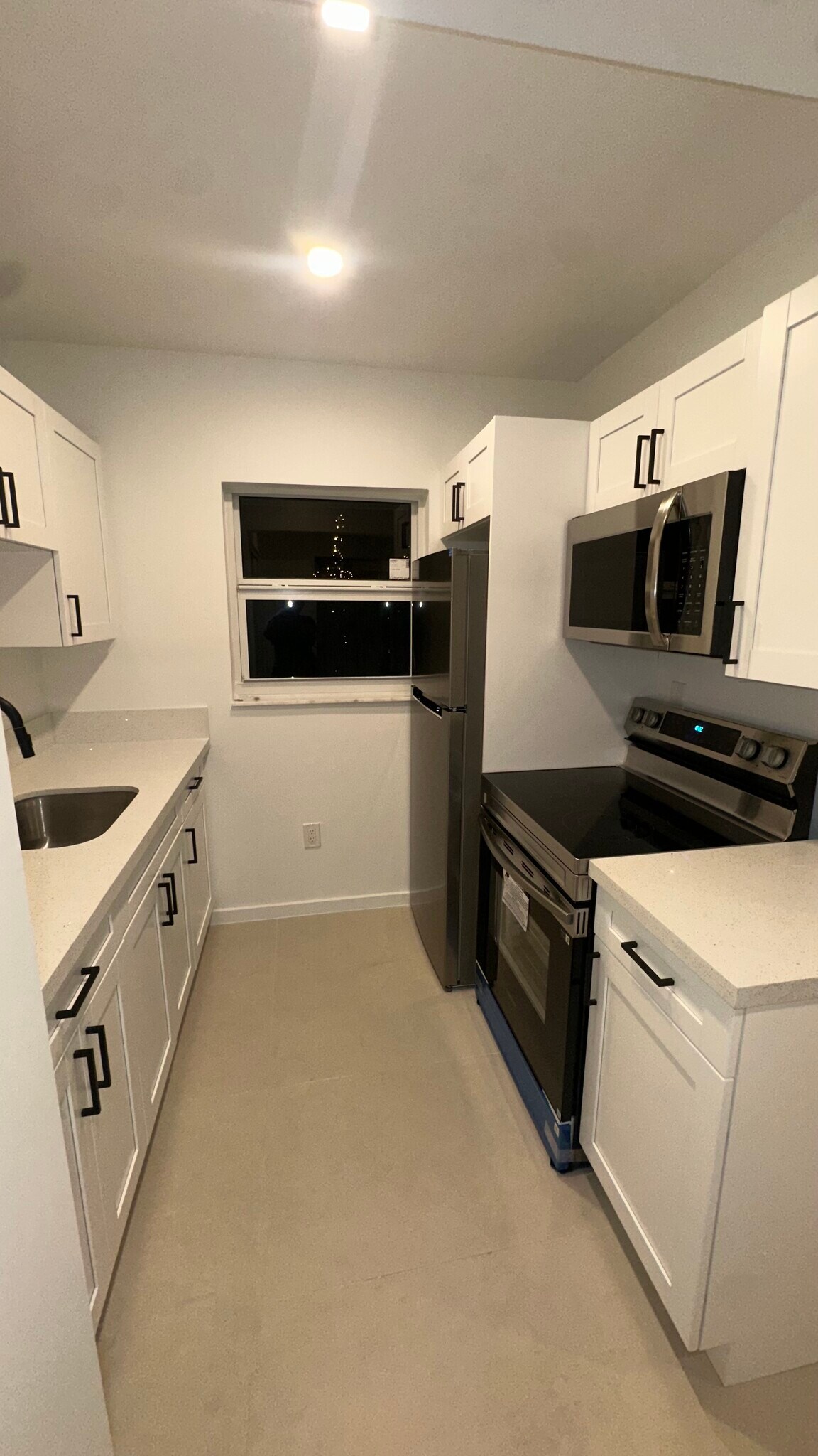 Building Photo - 922 NW 4th Ave