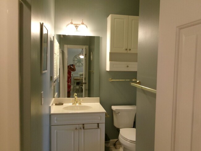 Building Photo - 682 Riverwalk Dr