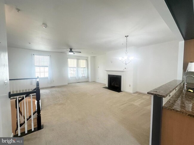 Building Photo - 19 Steeplechase Dr
