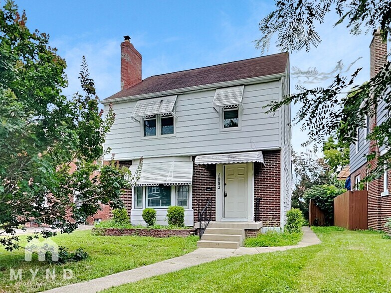 Primary Photo - 1082 Lilley Ave