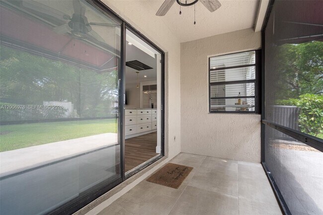 Building Photo - 9161 Vineyard Lake Dr