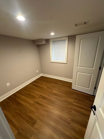 Building Photo - 723 Oneida Pl NW