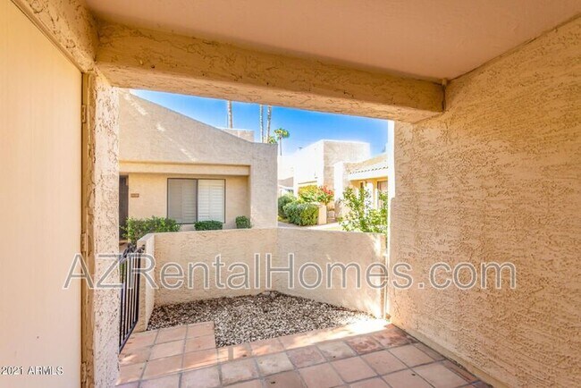 Building Photo - 746 E Morningside Dr