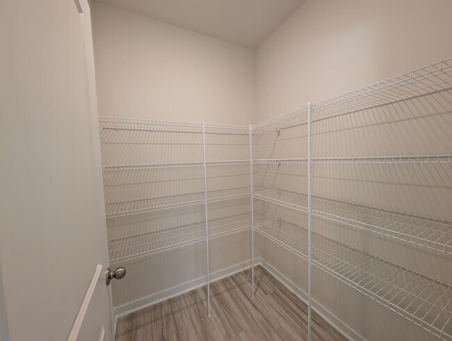 Building Photo - Beautiful New Build Home located in the Cardinal Creek Community!