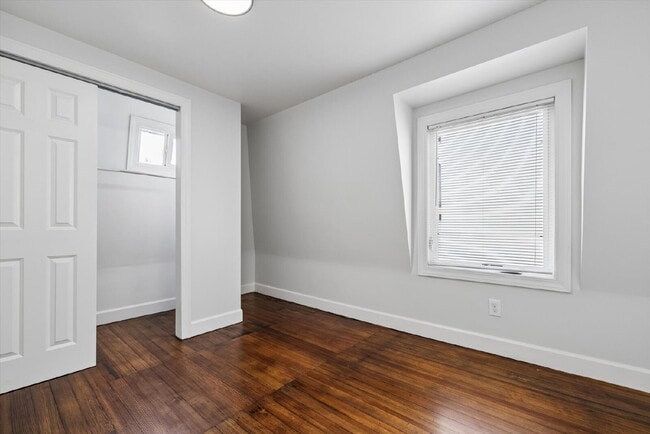 Building Photo - 3BR/2BA Wonderfully Updated Single Family Home---JUST GORGEOUS!  GAS, ELECTRIC, WATER, SEWER and ...