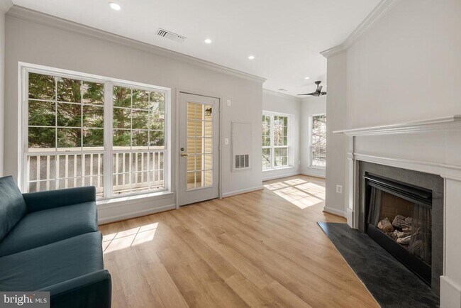 Building Photo - 4560 Strutfield Ln