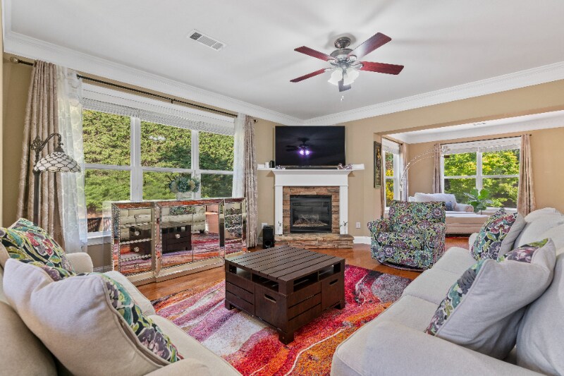 Building Photo - 3450 Dalwood Dr