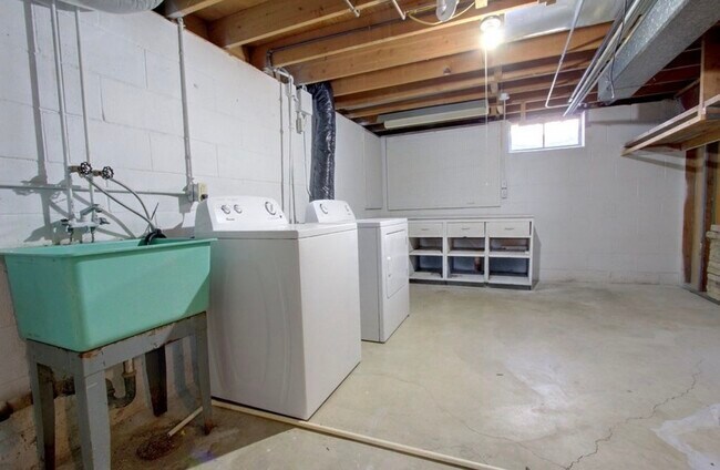 Building Photo - 109 Strese Ln