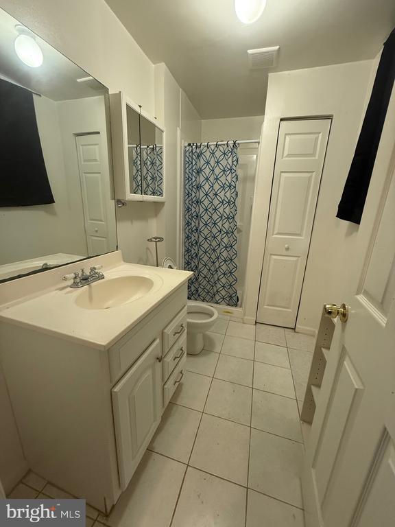 Building Photo - 118 Middle Point Ct