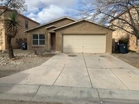 Building Photo - Charming 3 bdrm, 2 bath home