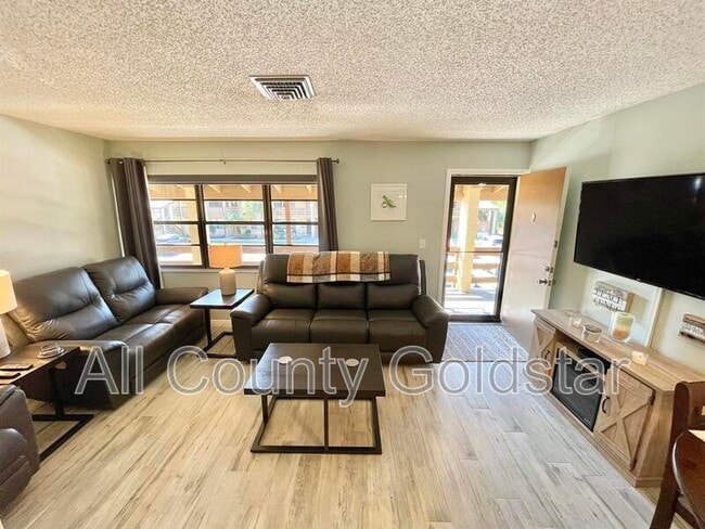 Primary Photo - 25 Quails Run Blvd