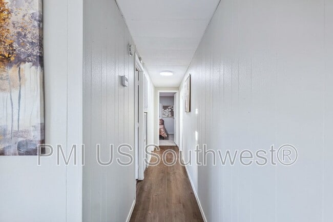 Building Photo - 437 Riverfront Dr