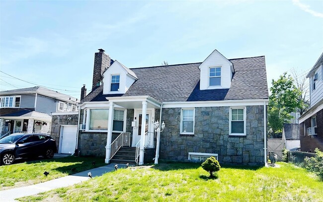 Primary Photo - 35 Hicks St