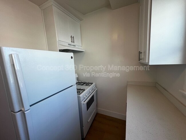 Building Photo - 1421 1/2 Obispo Ave