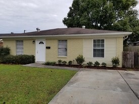Building Photo - 3872 E Loyola Dr
