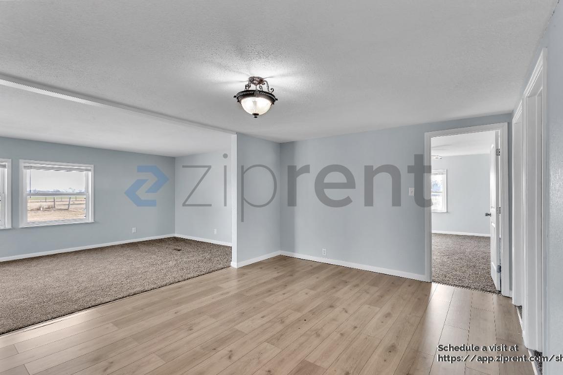 Building Photo - 1615 E 90th St S