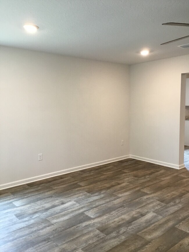 Building Photo - Beautiful 3/2 Family home in Beulah- Close to Navy Federal Credit Union Main Campus!