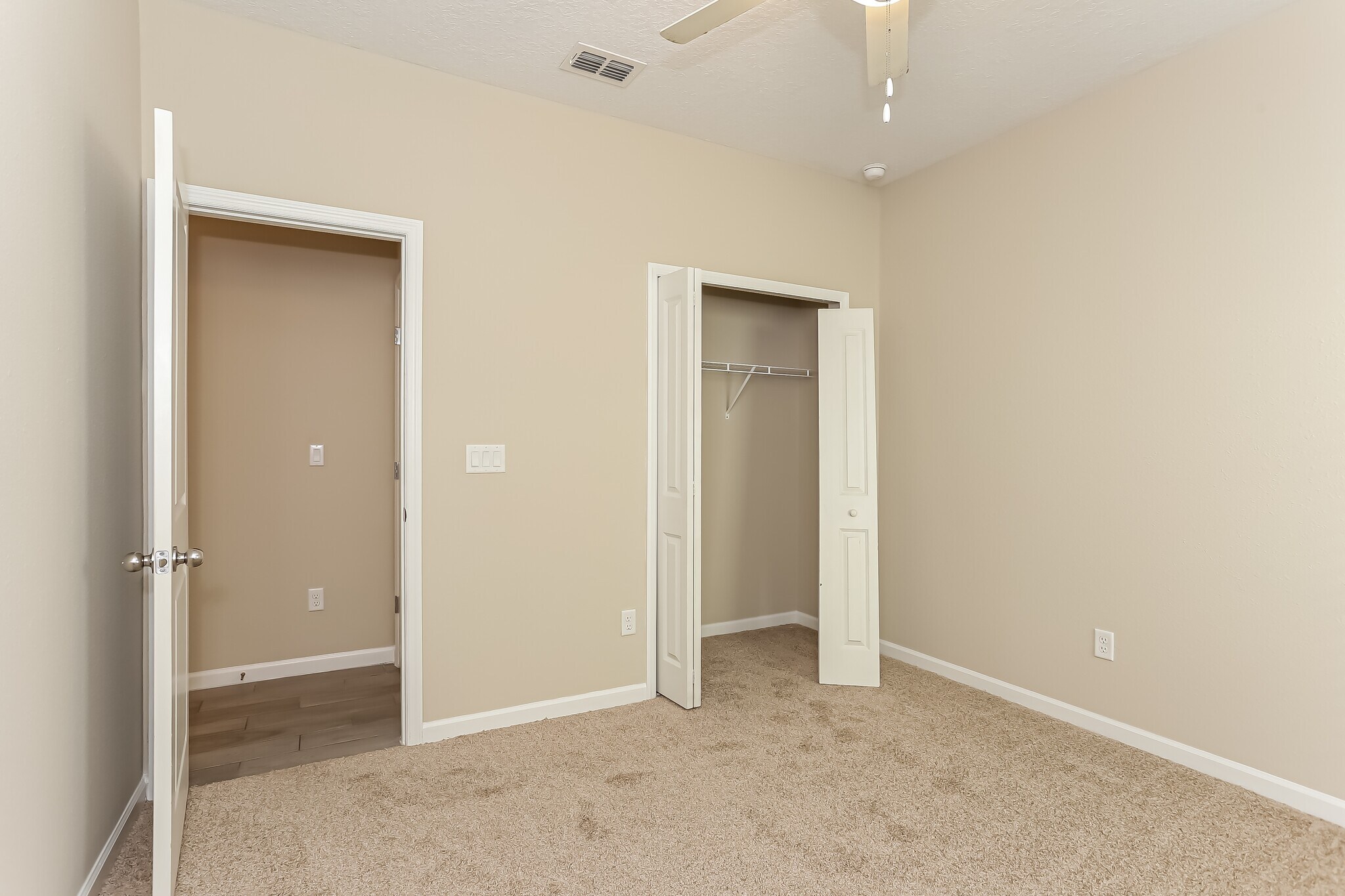 Building Photo - 2180 Sequoia Ct