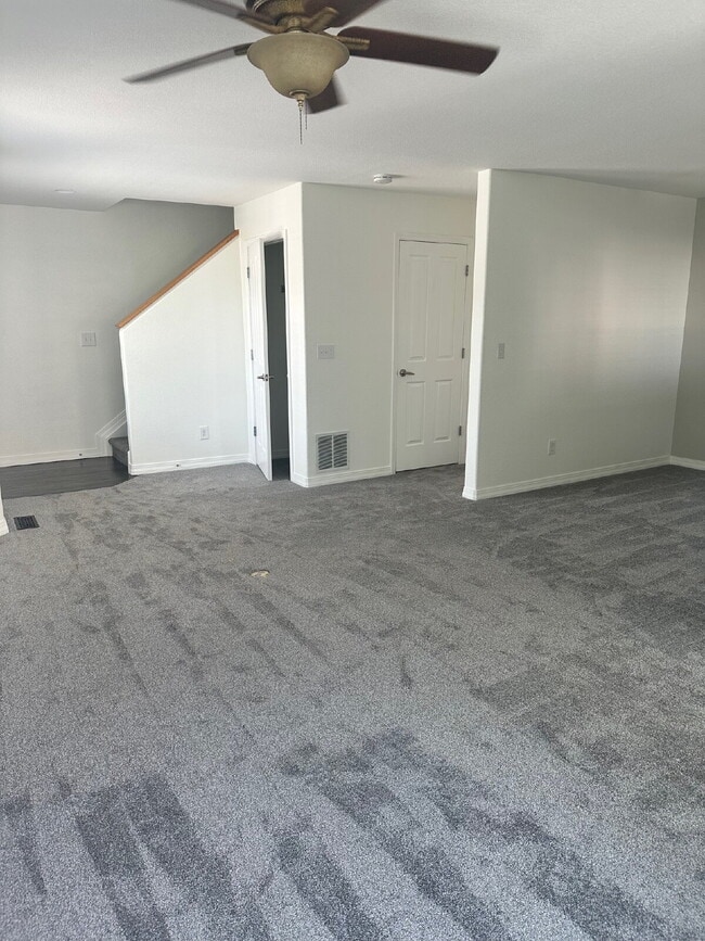 Building Photo - "Charming 2-Bed Townhouse Retreat with 2.5 Baths in Lochbuie – Spacious 1312 Sq. Ft. Living!"