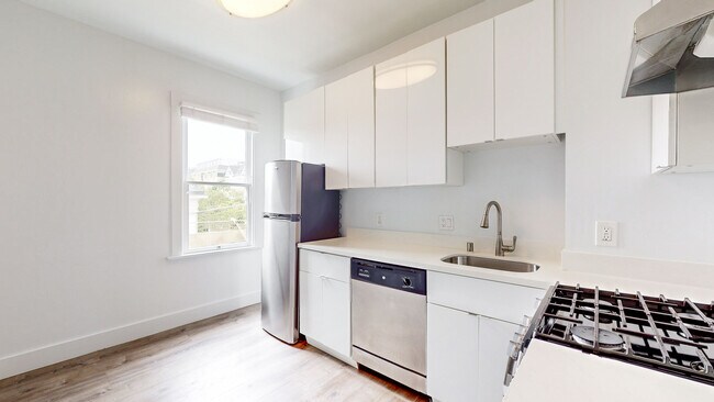 Building Photo - 3097 Washington St
