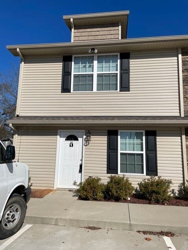 Building Photo - 308 Dill Ln