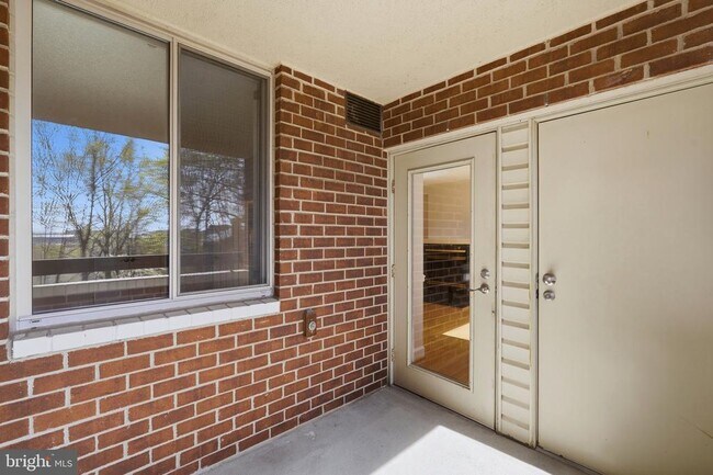 Building Photo - 1276 N Wayne St