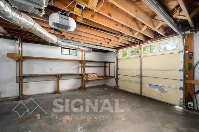 Building Photo - 4221 50th Ave N