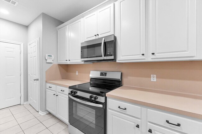 Building Photo - 16007 Sandy Path Ln