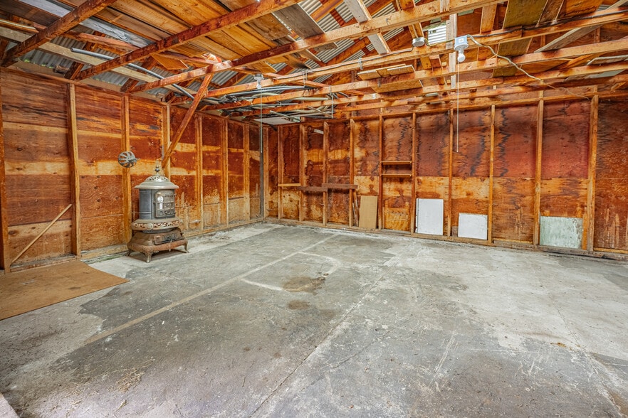 Building Photo - 5369 Royalton Center Rd