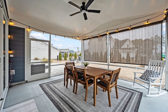 Building Photo - Exquisite 4 Bedroom/4 bath home in the Wyn...