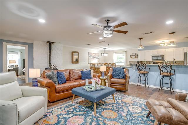 Building Photo - 520 Deer Trail