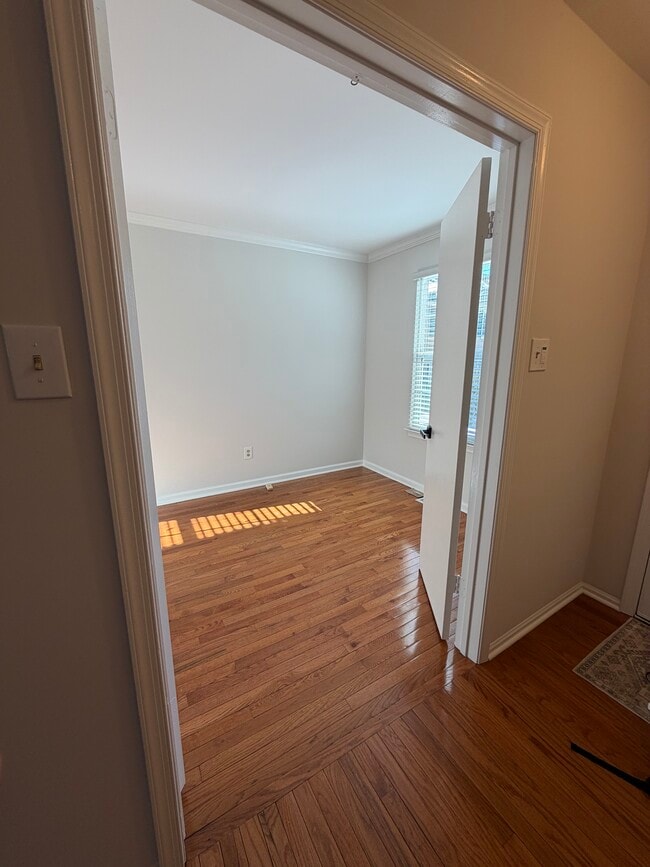 Building Photo - 660 Bayberry Ln